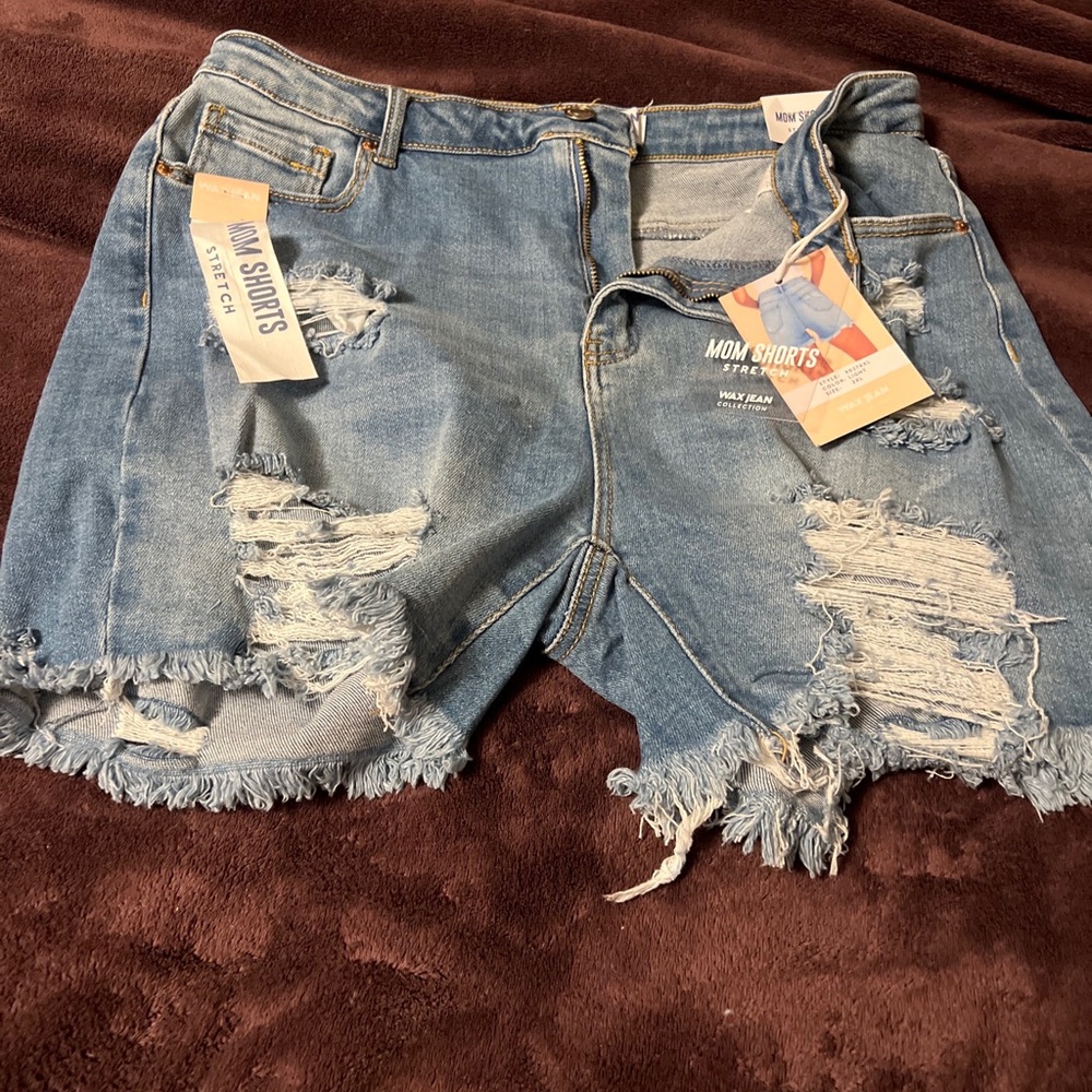 WAX JEANS PLUS NWT SIZE 2XL MOMS STRETCH DISTRESSED SHORTS